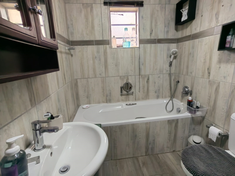 4 Bedroom Property for Sale in Parys Free State